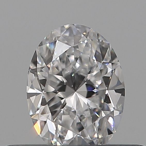 Diamant naturel ovale de 0,30 carat