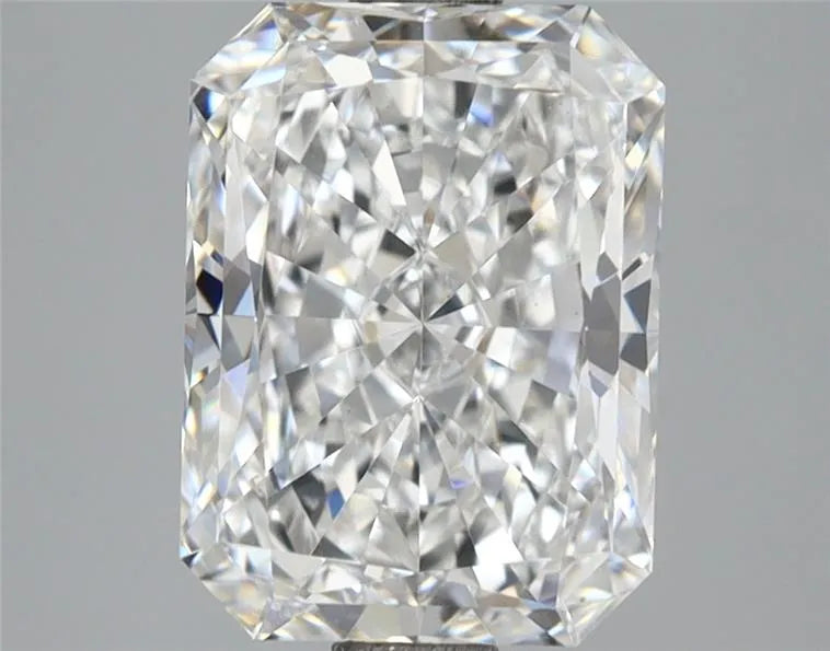 3.01ct Radiant Lab Grown Diamond (Colour E, Clarity VVS2, IGI Certified)